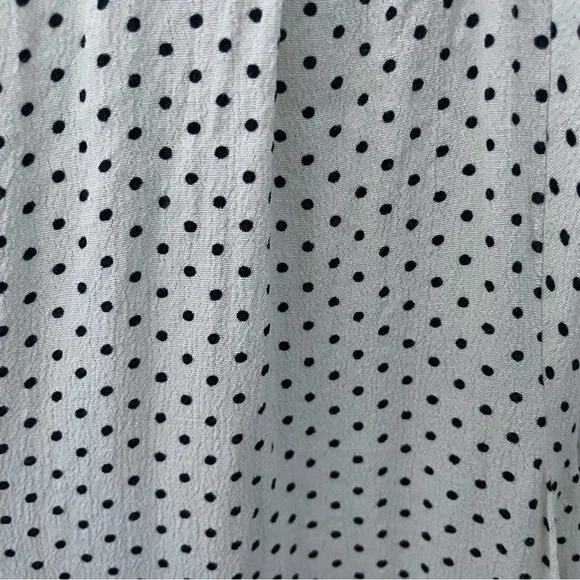 H&M Mama Maternity Top White with black Polka Dots Flutter Sleeve M​​​​​…​​ - Picture 5 of 5